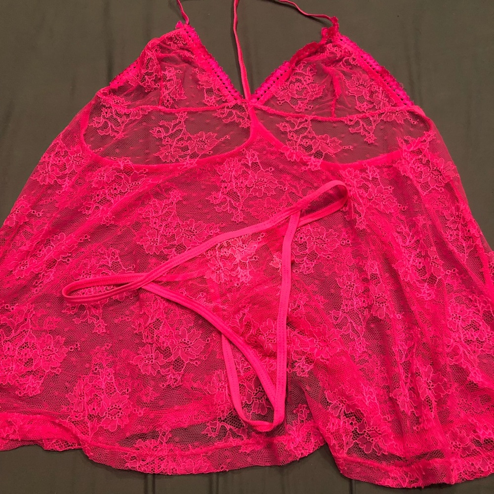 Hot pink 💓 lingerie set. Lace baby doll style top with thong panties to match